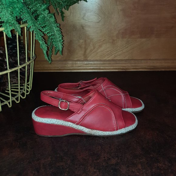 Vintage Shoes - Vtg 60s red wedge sandals - Safeway brand